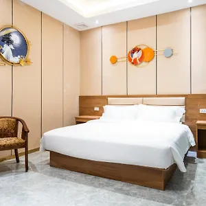 3* Hotel Me